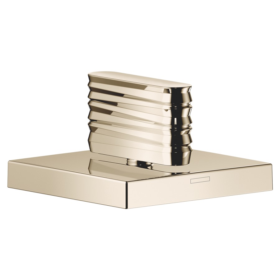 Robinet latéral CL.1 1/2"
fermant à droite, en relief
rosace 60 x 60 mm
