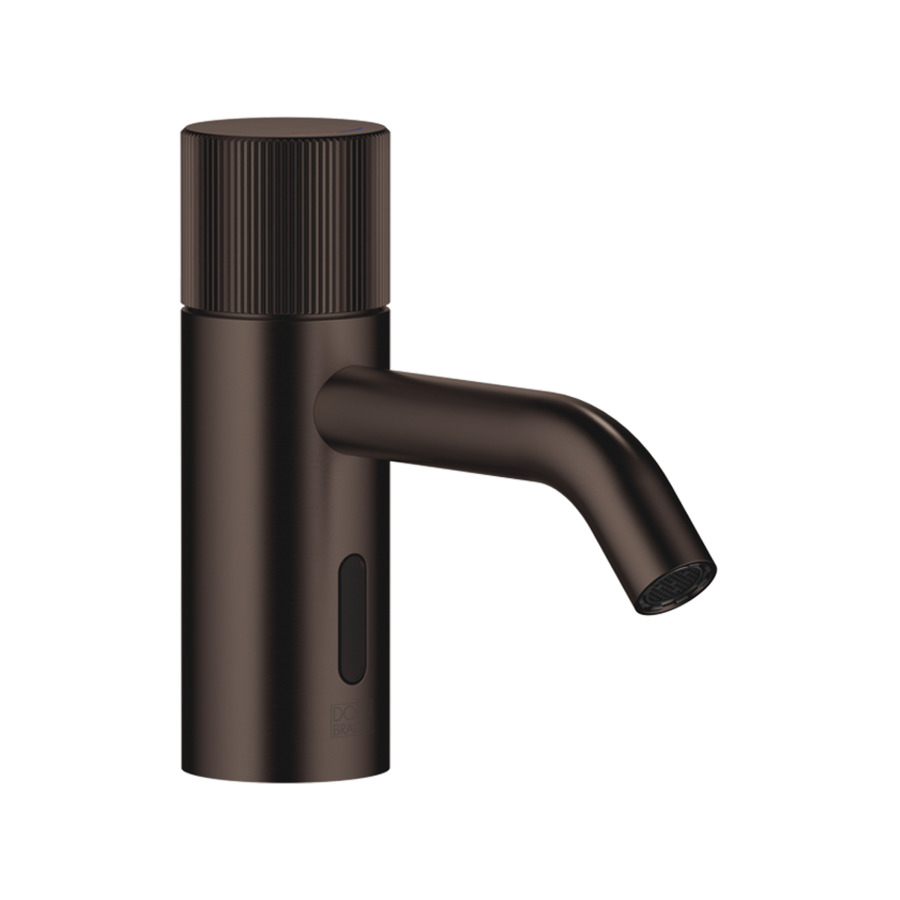 Mélangeur de lavabo META
S 125 mm, goulot fixe
régulation de température
détecteur infrarouge
actionnement à pile 1 x CR-P2
H jusqu'à aérateur 52 mm
sans vidage, débit 5,7 l/min.